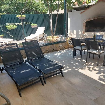 Chill Apartment Дубровник Екстериор снимка