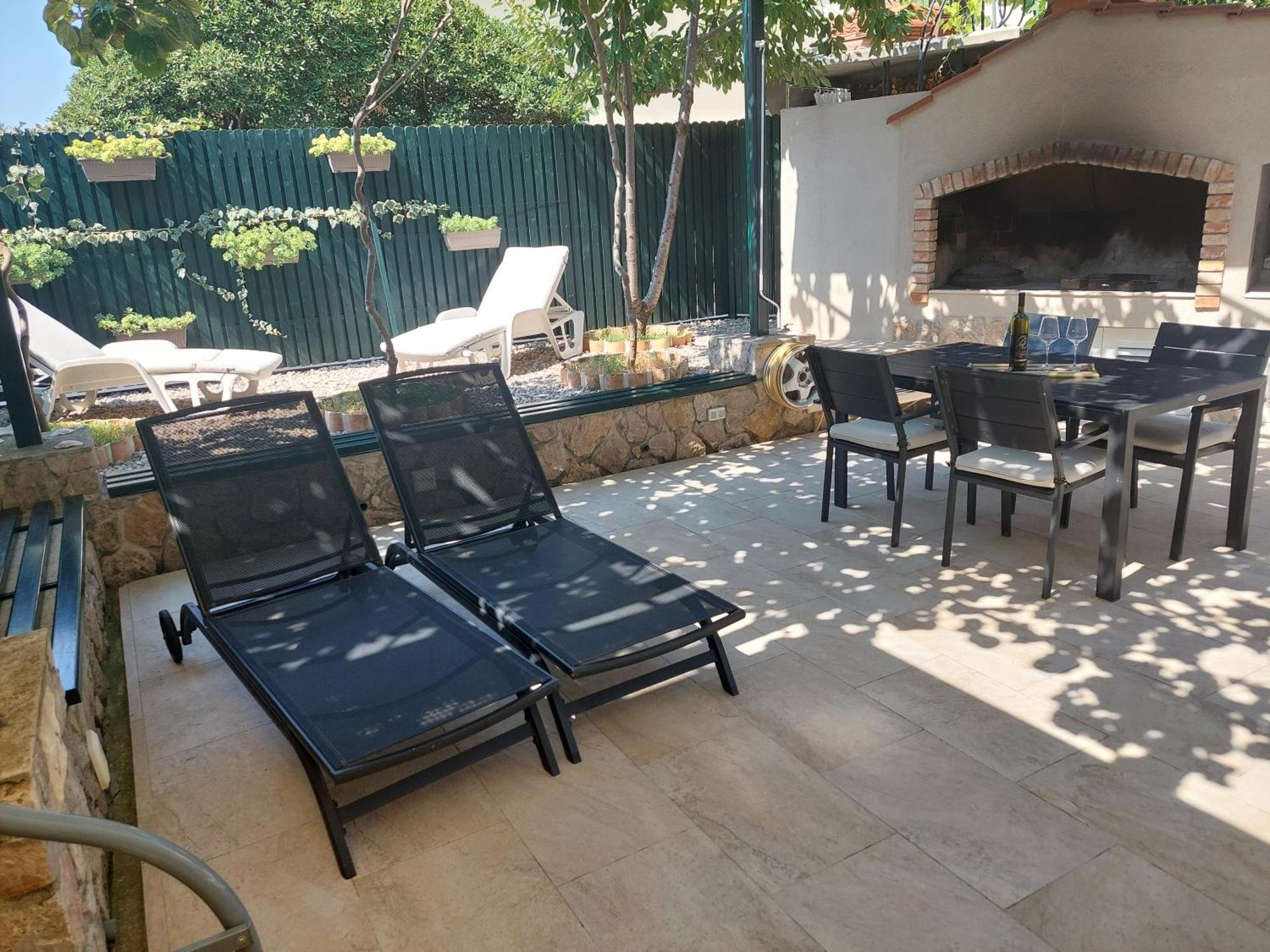 Chill Apartment Дубровник Екстериор снимка