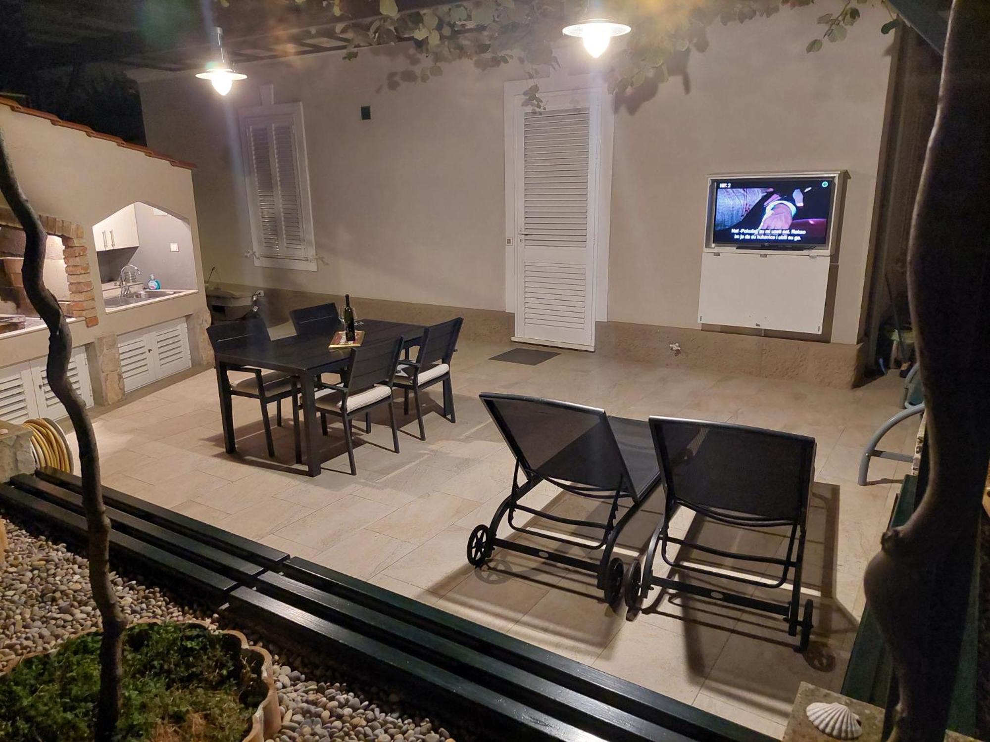 Chill Apartment Дубровник Екстериор снимка